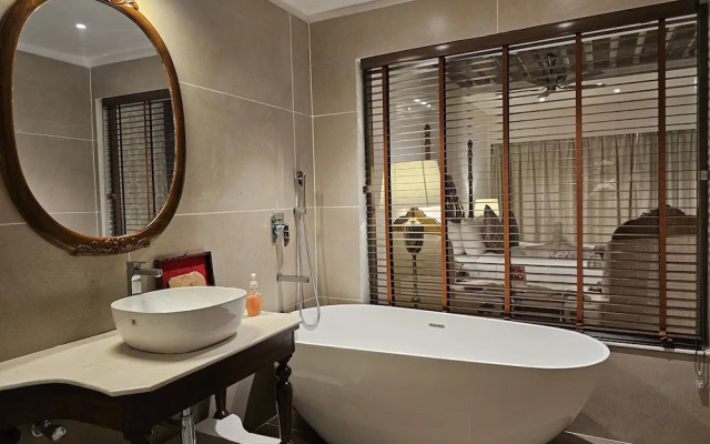 The creek boutique resort & spa