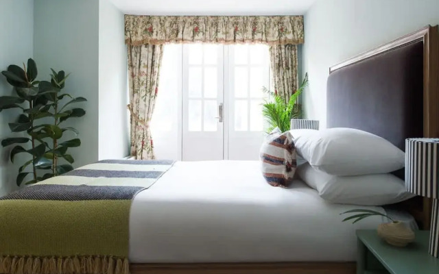 Notting Hill Mews House Sleeps 8