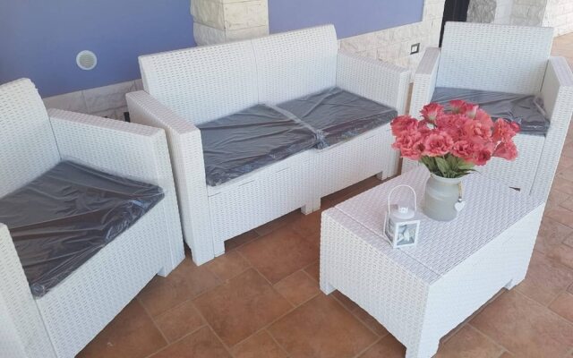 Villa With Air-conditioned Garden Near the sea