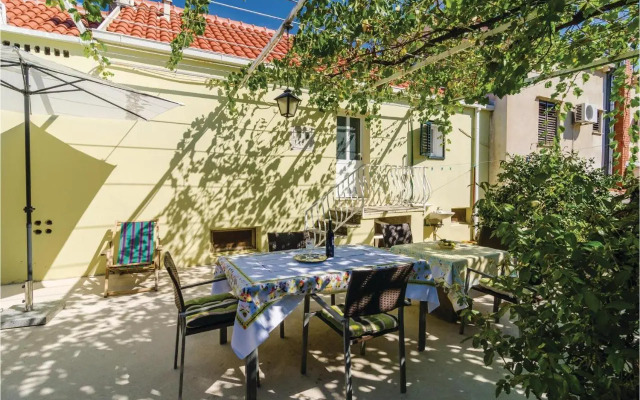 Three-Bedroom Apartment in Zaton Veliki