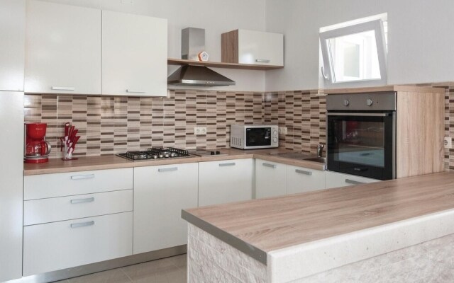 Nice Home in Sevid With 6 Bedrooms, Wifi and Outdoor Swimming Pool