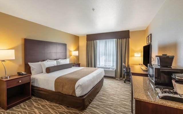 Cobblestone Hotel & Suites - Appleton International Airport