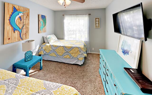 1465 Brier Home - 3 Br Home