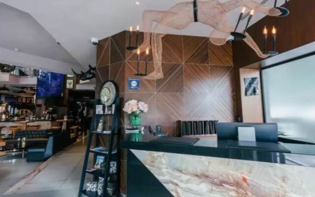 Hugo's Boutique Hotel - Adults Only