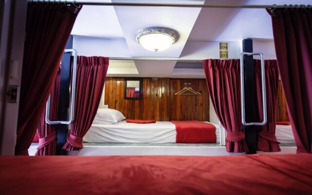 Haad Rin Beach Luxury Hostel