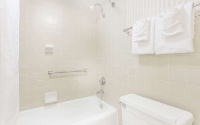 Days Inn by Wyndham Cedar Falls- University Plaza