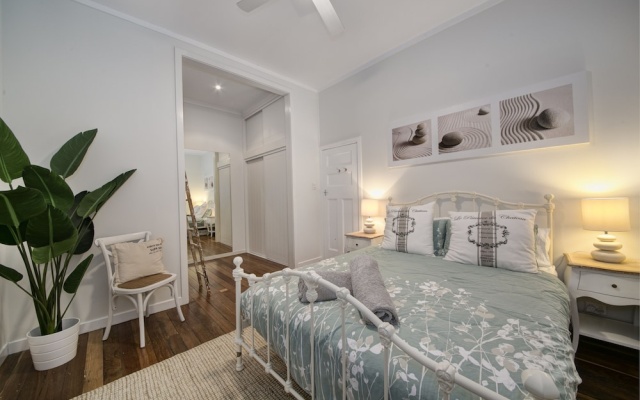 A PERFECT STAY –A Summer Cottage Byron Bay – Guest Rooms – Byron Bay