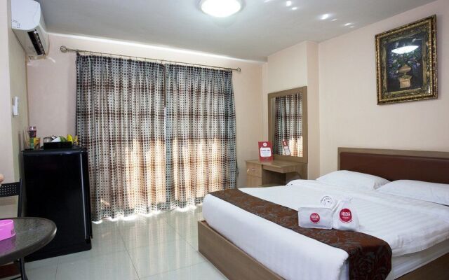 NIDA Rooms Metro Inthamara 169