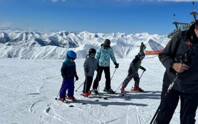 Gudauri Twins Hotel Ski Resort