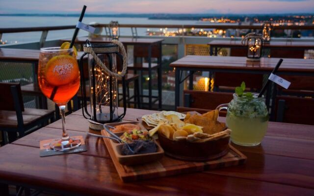 De la Trinidad Hotel