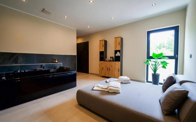 Bernstein Acamed Resort