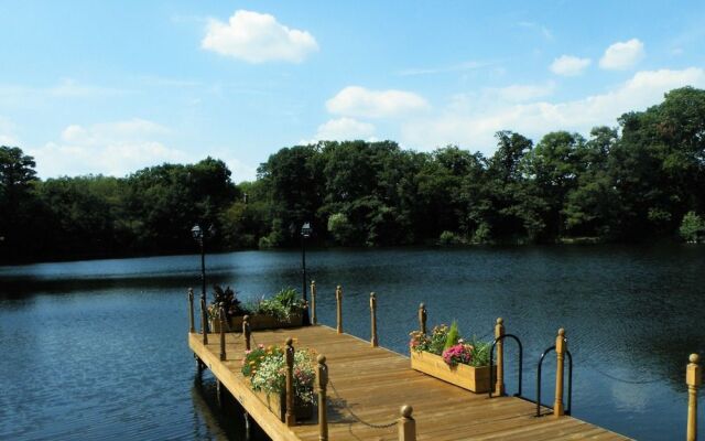 The Inn on the Lake Hotel