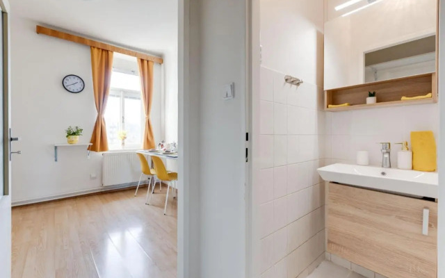 Sunshine Apartment near the City center