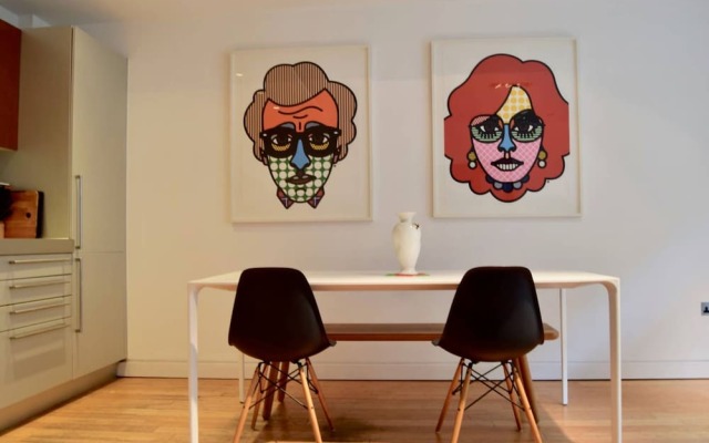 Bright and Colourful Flat With Balcony Near Regents Canal