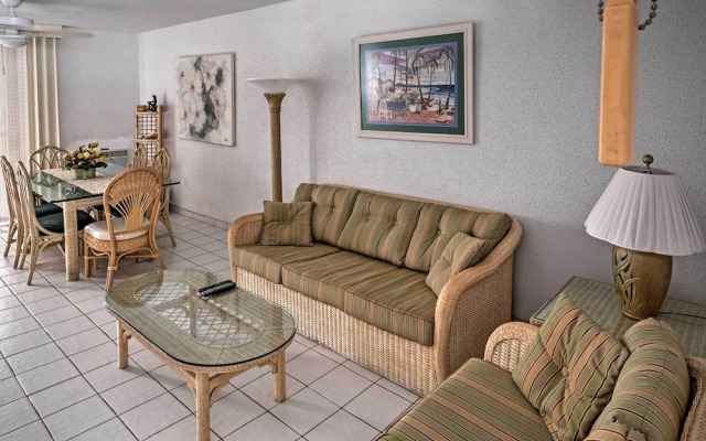 Bolongo Bay Oceanfront Condo w/ Community Pool!