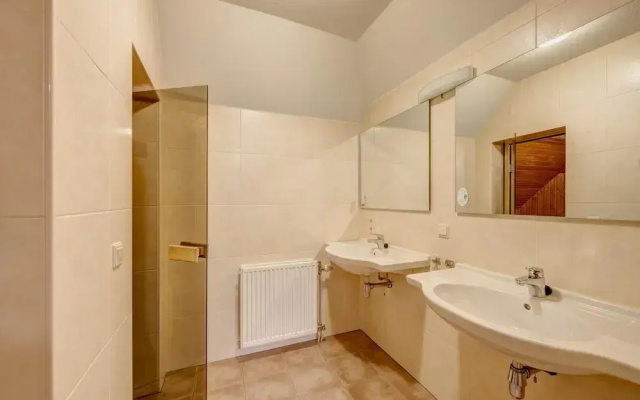 Restyled Villa with Washing Machine near River Moselle