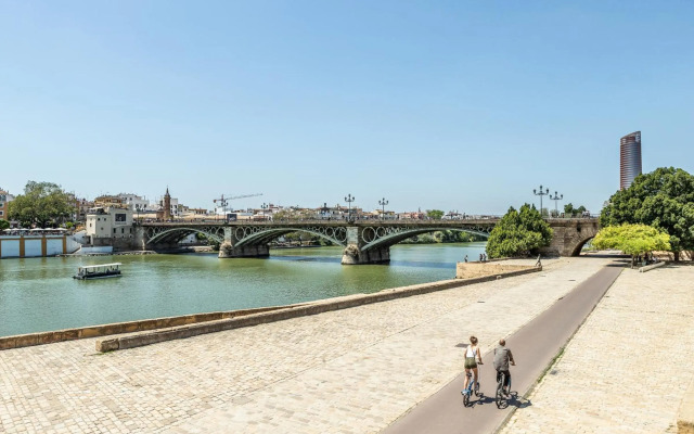 BNBHolder Cosy I SEVILLA CATHEDRAL