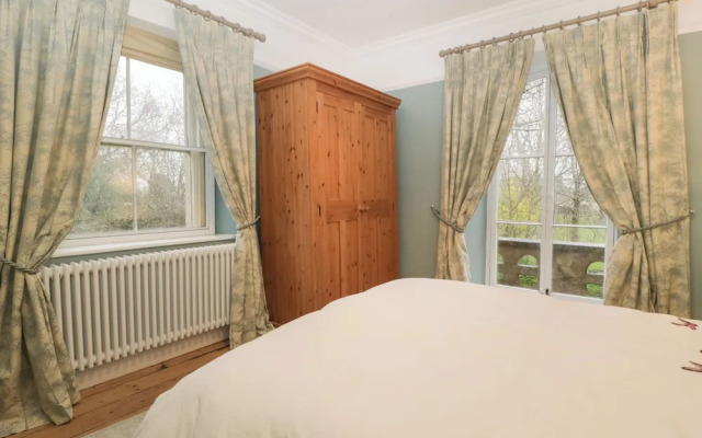 Vallis Oak Villa