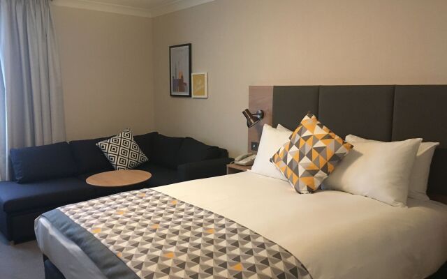 Holiday Inn Farnborough by IHG