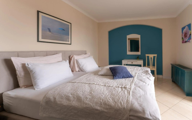 Abalone Hotel