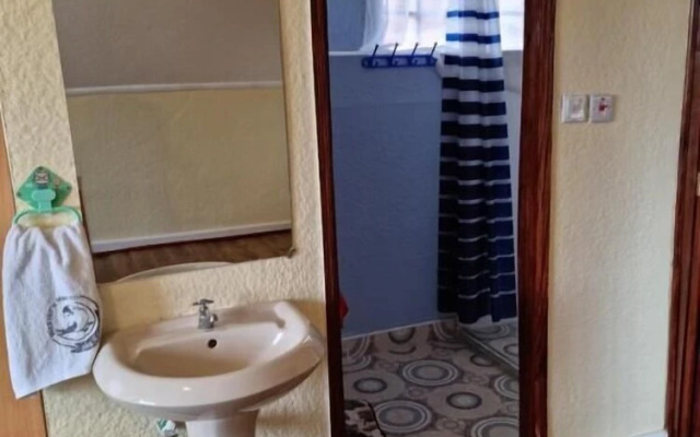 Lux Suites Weavers Haven Guest House