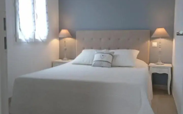 Les Lauzes De St Michel-La Sarriette