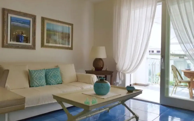 Oltremare apartment with large veranda for 6 people