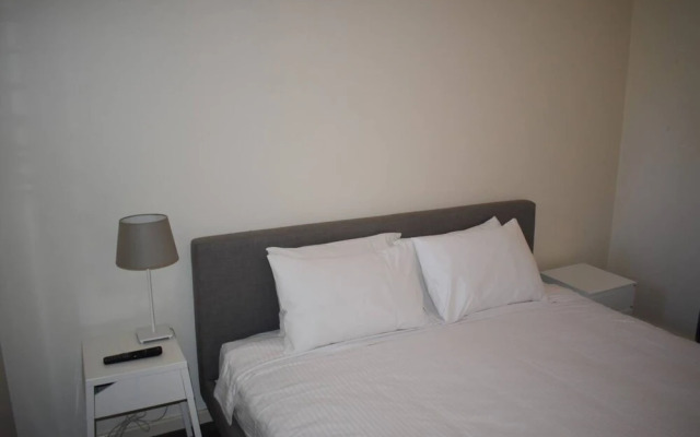 Fantastic 1 Bedroom Apartment Near Kings Park & The City