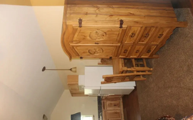 Texas Gold Lodges