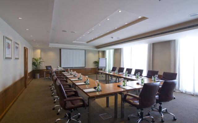 Swissotel Al Murooj Dubai Hotel