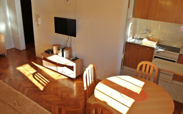 Sunny Family Apartment