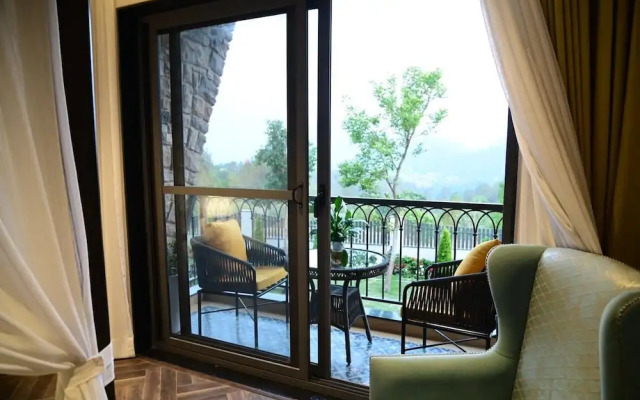 Aura Luxury Stays