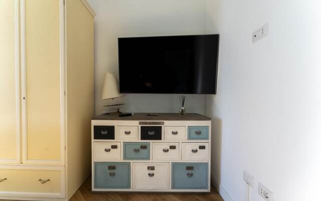 Piazza San Luigi 9 in Naples