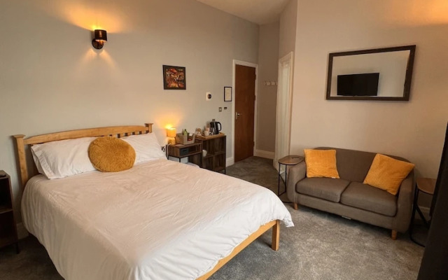 Hoopers Sandy Beach Guest Rooms