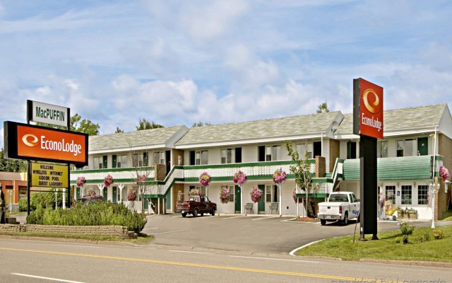 Econo Lodge Macpuffin