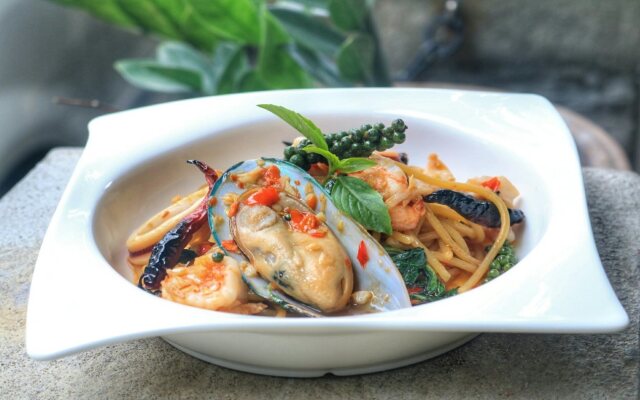 Charcoa House & Cozy Hotel