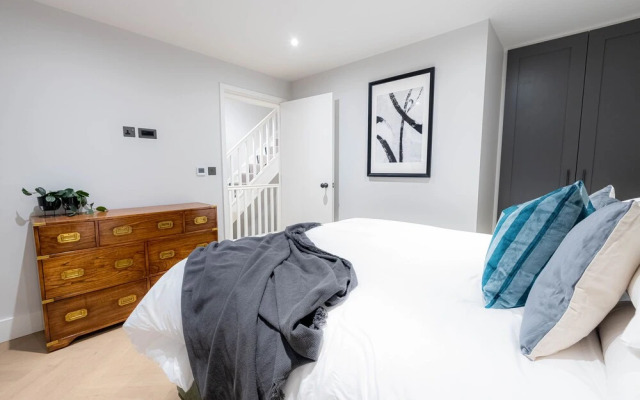Three Bed Apts near Spitalfields Mkt