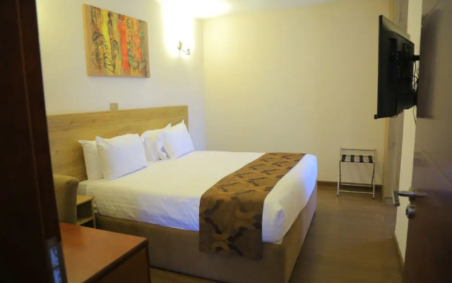 Black Horse Hotel Apartment