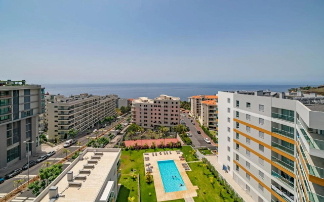 Alameda Formosa I by An Island Apart