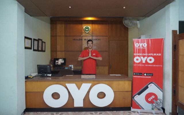 OYO 512 Ndalem Mantrijeron Hotel