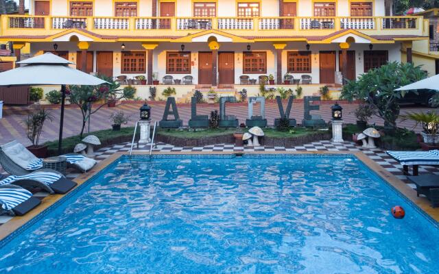 Alcove Beach Resort