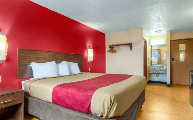 Econo Lodge Kent - Akron West