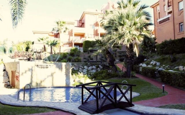 Blue Kingfisher Apartment