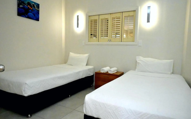 Waterfront Terraces – Guest Rooms – Cairns