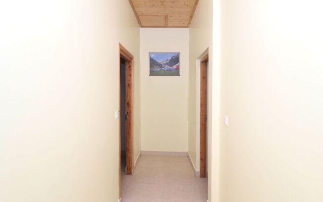 Oyo 13920 Home Spacious Studios Shuru