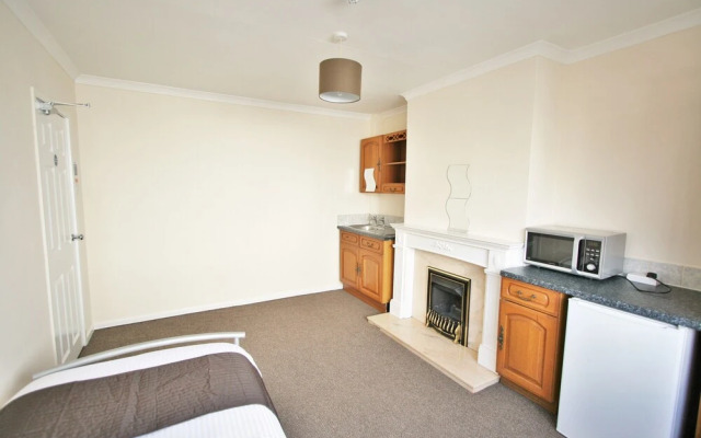 Central Studios Hatherley by Roomsbooked