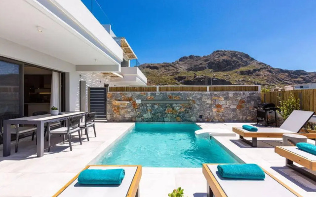 Villa Daphne-Naiades/ 2 bedrooms,luxury,beachfront