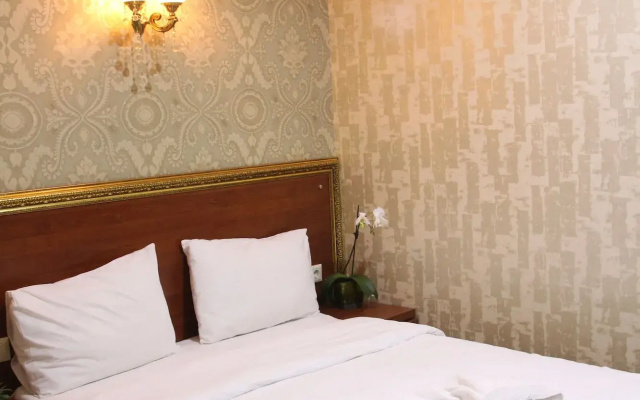 Hotel Real Life