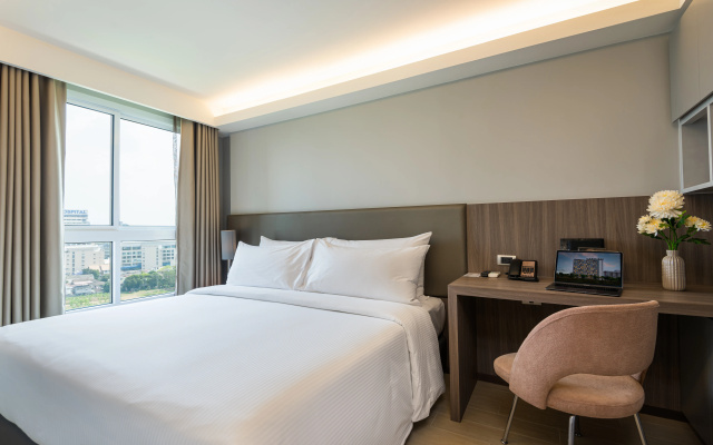 Отель Maitria Hotel Rama 9 Bangkok