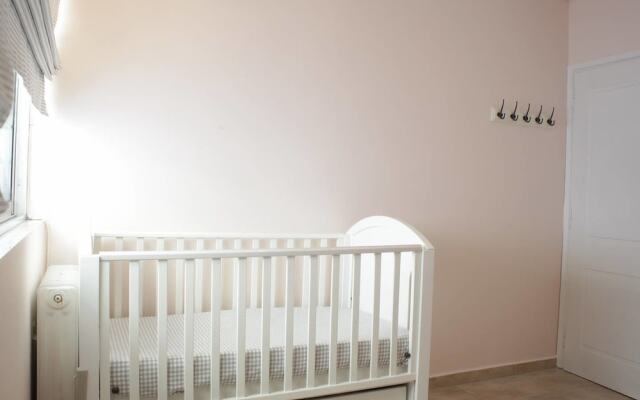 Spacious Family Apt in Sepolia Athens